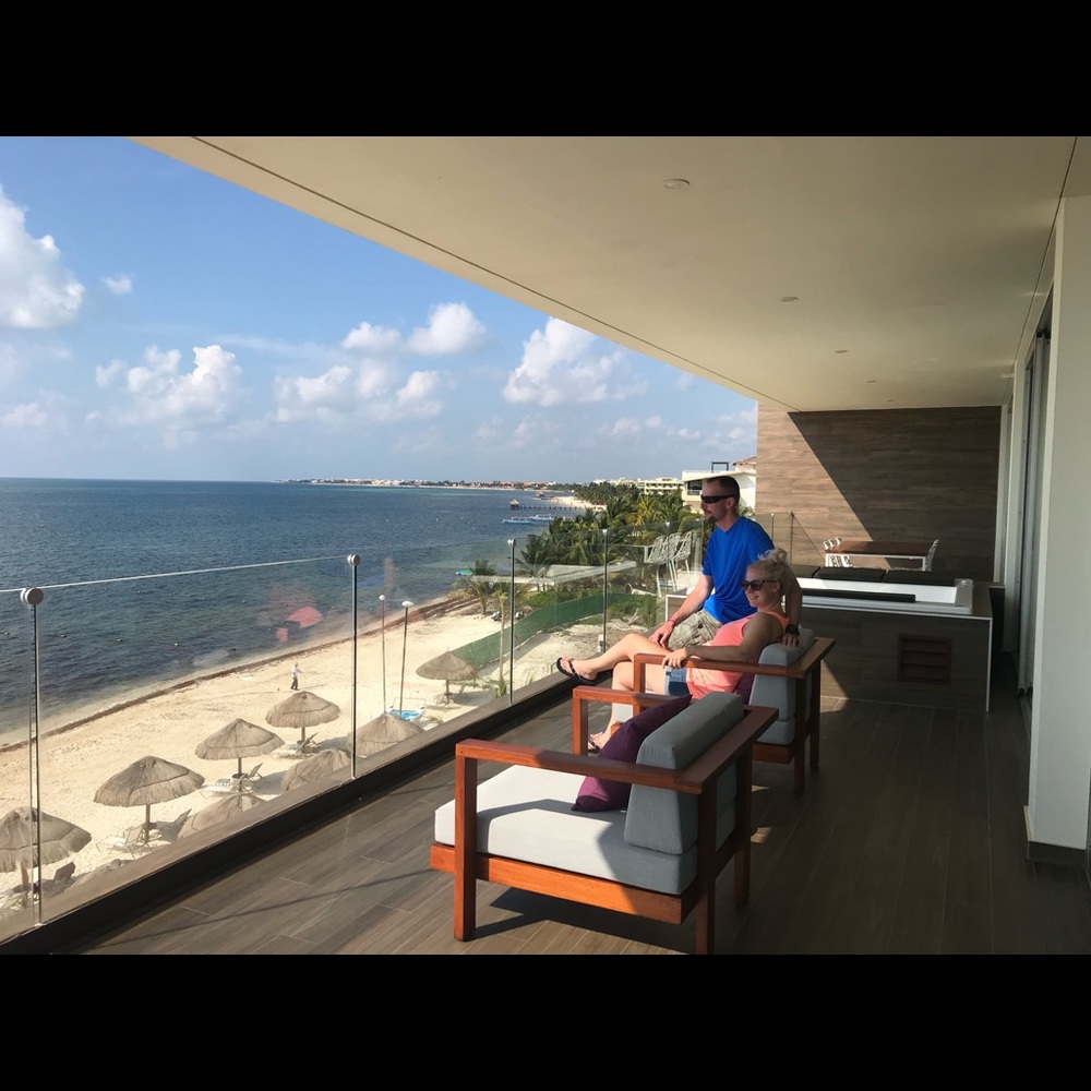 Meet your Posher, Hillari